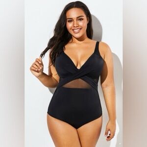 Meet.Curve NEW WITH TAGS XL